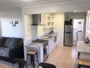 Deluxe Villa, Multiple Beds, Non Smoking | Private kitchen - Penguin Retreat (Oamaru)
