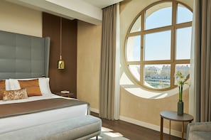 Premium-Zimmer, 1 King-Bett, Flussblick | Minibar, Zimmersafe, Verdunkelungsvorhänge, schallisolierte Zimmer