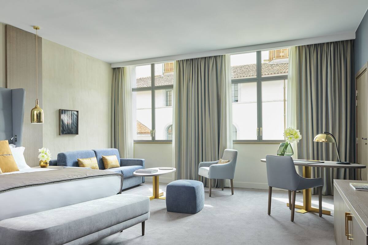 Minibar, in-room safe, blackout drapes, soundproofing