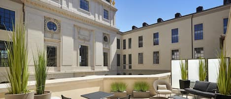 Suite, 1 trĂšs grand lit (Prestige) | Terrasse/patio