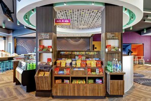 Snack bar - TRU BY Hilton Edmonton Windermere (Edmonton)