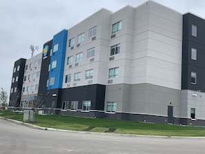 Front of property - TRU BY Hilton Edmonton Windermere (Edmonton)