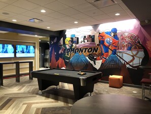 Game room - TRU BY Hilton Edmonton Windermere (Edmonton)