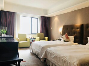 Business Twin Room | Minibar, in-room safe, desk, blackout drapes - Ane Grand Hotel (Chengdu)