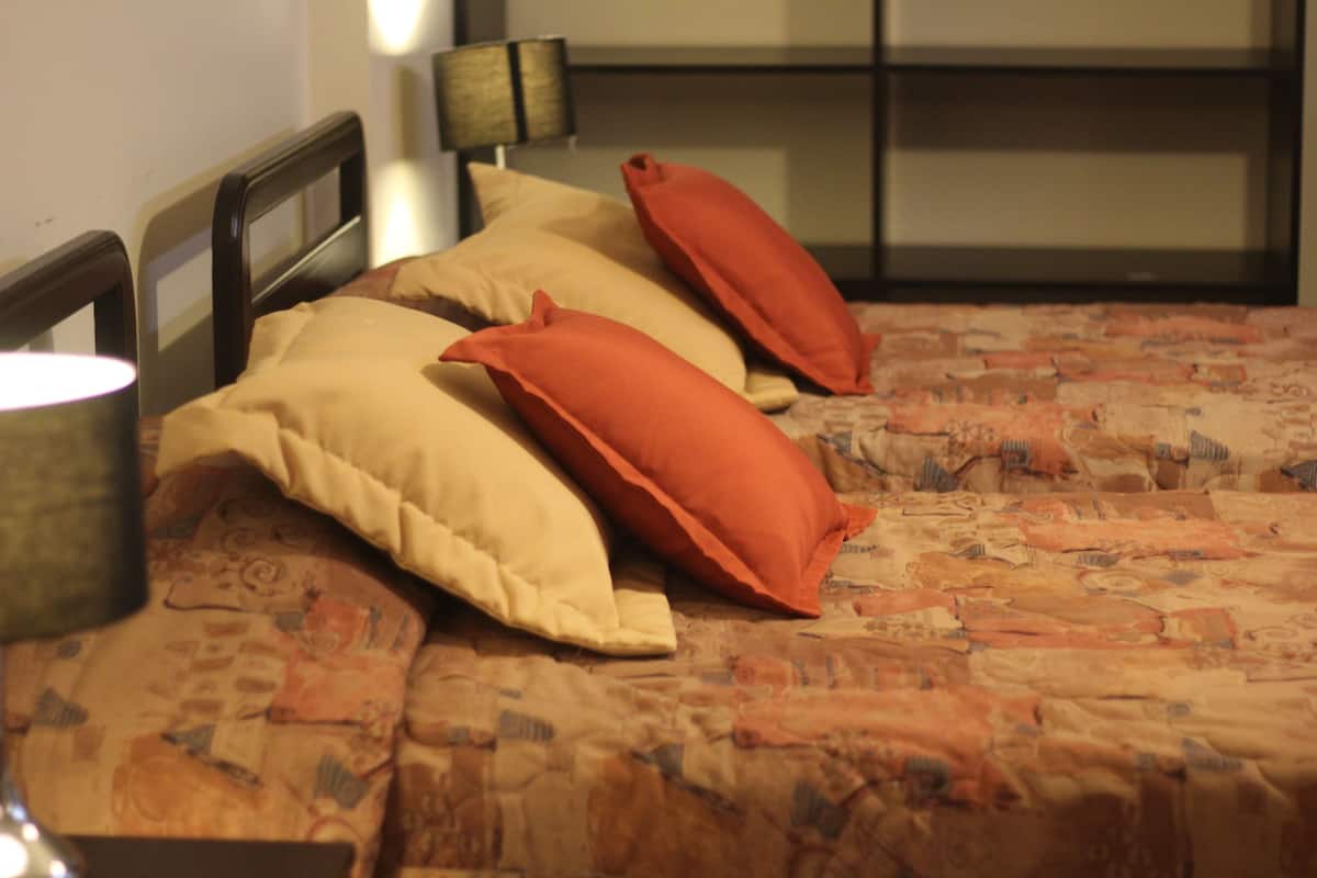 Family Room | Minibar, in-room safe, desk, iron/ironing board (on request)