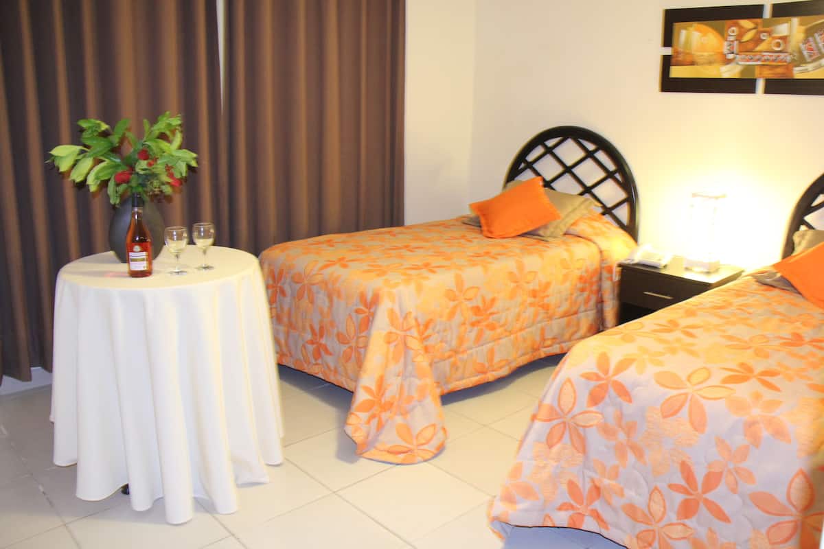 Twin Room, 2 Twin Beds | Minibar, in-room safe, desk, iron/ironing board (on request)