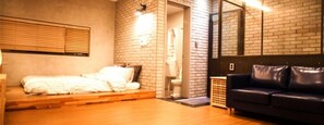 Luxury Duplex | Soundproofing, free rollaway beds, free WiFi