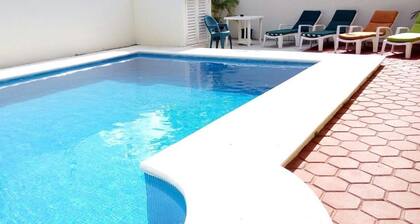 Casa Coral Family Home Yellow