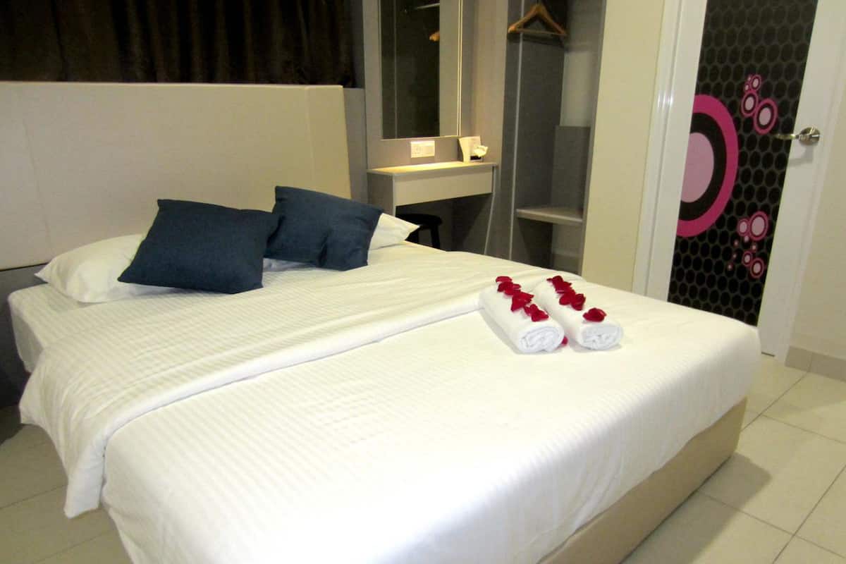 superior queen room  | desk, free wifi