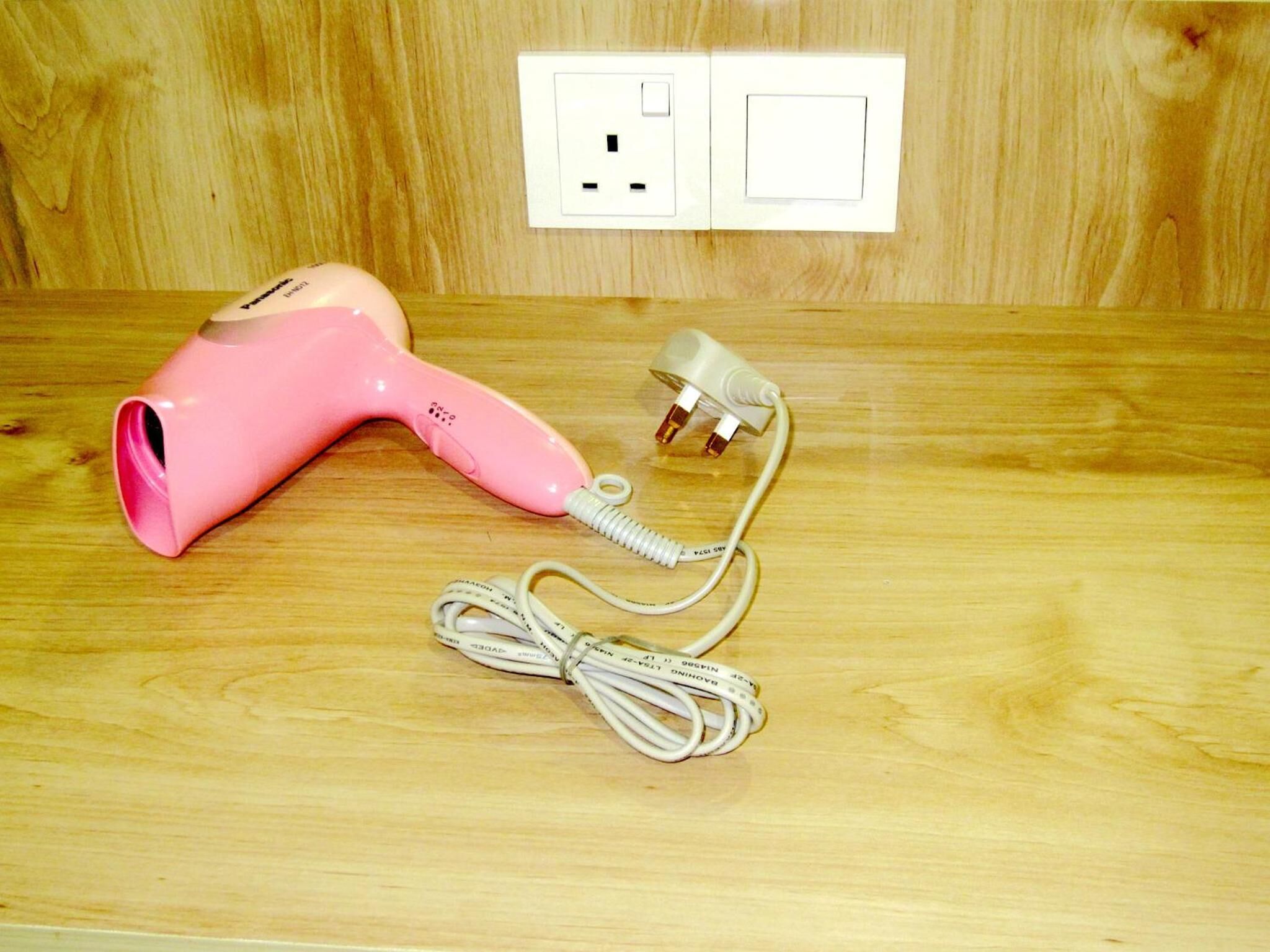 shower, free toiletries, towels