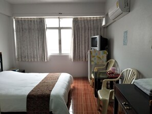 Standard Double Room | Rollaway beds, free WiFi - Pattha Hotel (Prachin Buri)
