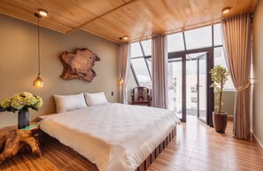 Design Double Room | Minibar, desk, laptop workspace, blackout drapes - Pi Boutique Hotel (Da Lat)
