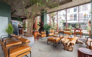 ロビー応接スペース