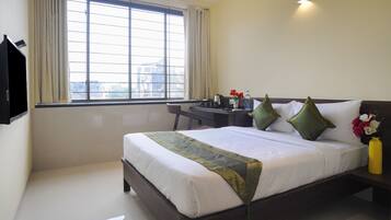 Deluxe Double Room | Iron/ironing board, rollaway beds, free WiFi, bed sheets