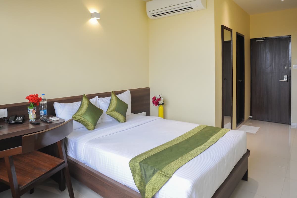Iron/ironing board, rollaway beds, free WiFi, bed sheets