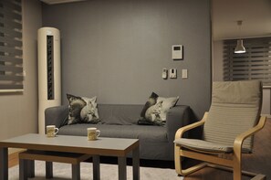 The Raum Ville (#2) | Desk, free WiFi, bed sheets - The Raum Ville (Hwaseong)