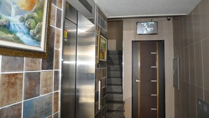 Desk, free WiFi, bed sheets - The Raum Ville (Hwaseong)