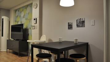 The Raum Ville (#1) | Living area | Flat-screen TV
