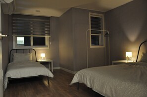 The Raum Ville (#1) | Desk, free WiFi, bed sheets - The Raum Ville (Hwaseong)