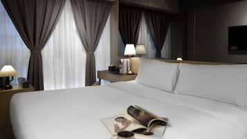 Superior Double or Twin Room, Corner | Minibar, in-room safe, blackout curtains, iron/ironing board