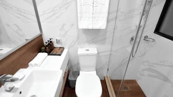 Superior Double or Twin Room, Corner | Bathroom | Shower, free toiletries, slippers, towels