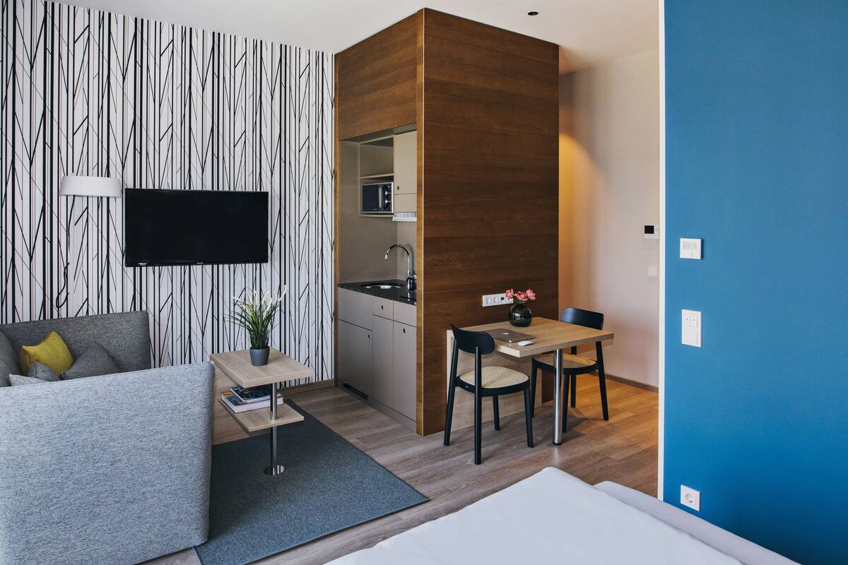 Junior Suite | In-room dining
