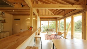 Maison Design, 2 chambres | Restauration dans la chambre