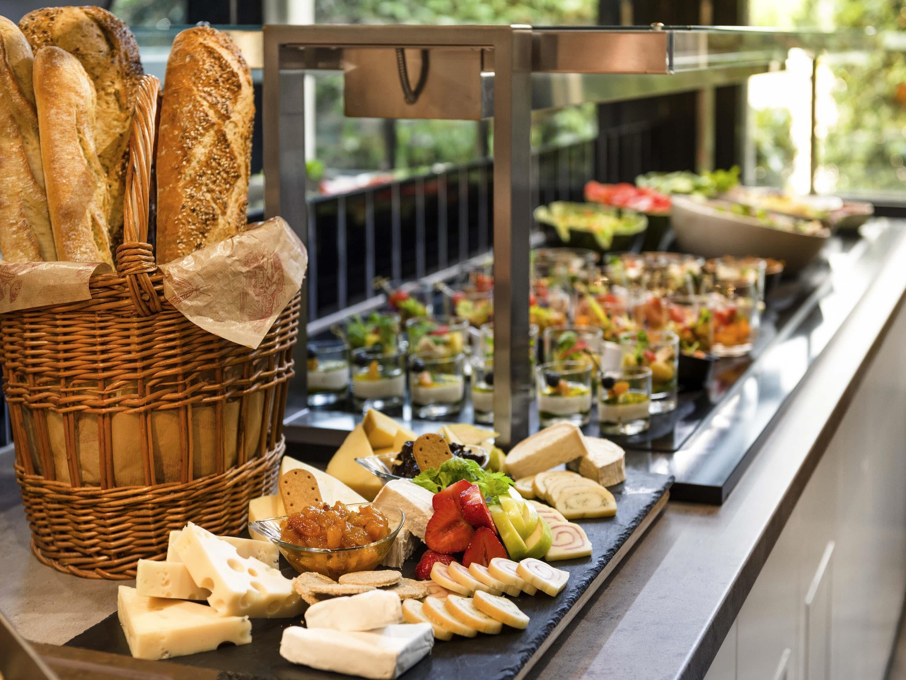 lunch and dinner served