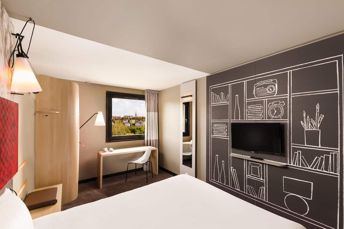 In-room safe, desk, laptop workspace, blackout curtains