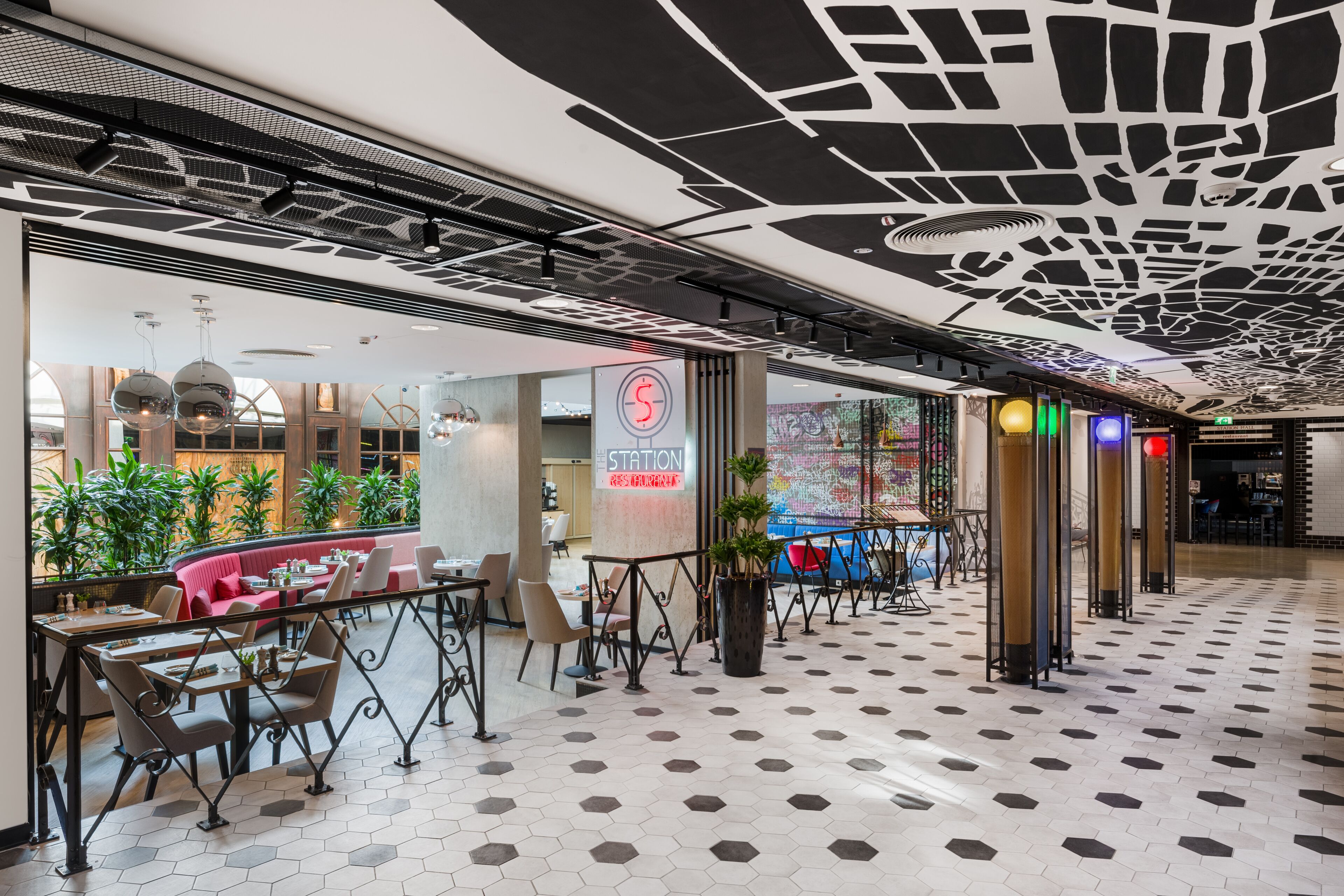 lunch and dinner served