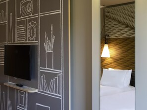 Room, 2 Single Beds (Sweet Room) | In-room safe, desk, laptop workspace, blackout curtains - ibis Budapest Castle Hill Hotel (Budapest)