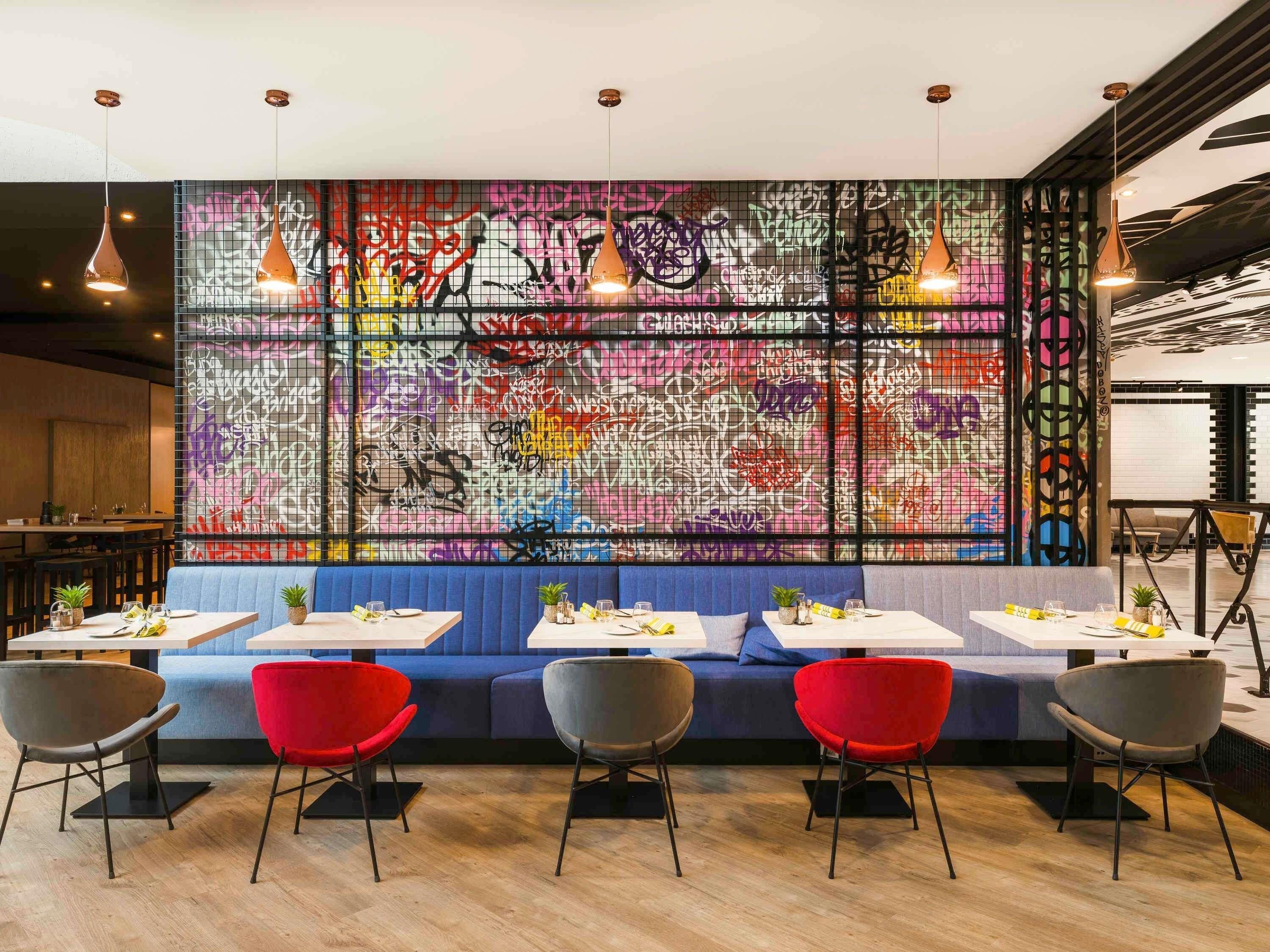 Desayuno buffet diario (EUR 20 por persona)