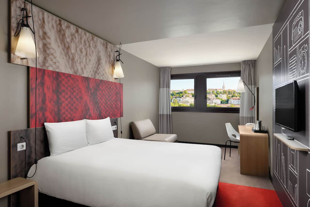 In-room safe, desk, laptop workspace, blackout curtains