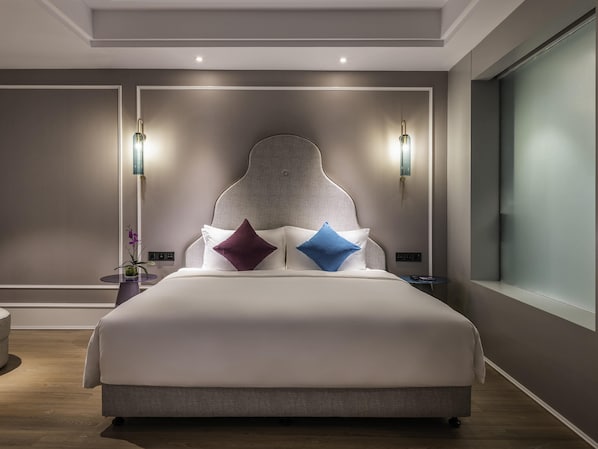 Minibar, in-room safe, desk, soundproofing - Mercure Nanjing Olympic Centre (Nanjing)