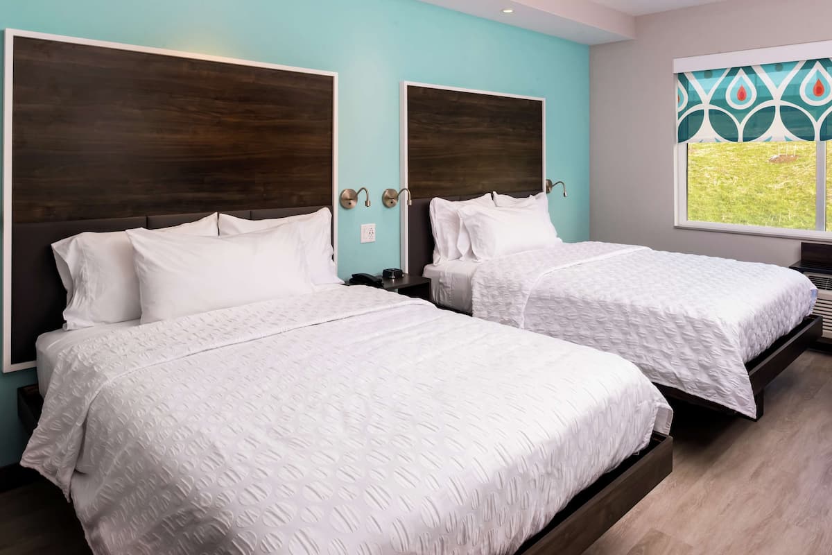 Premium bedding, in-room safe, desk, laptop workspace