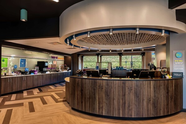 Reception - Tru By Hilton Staunton (Staunton)