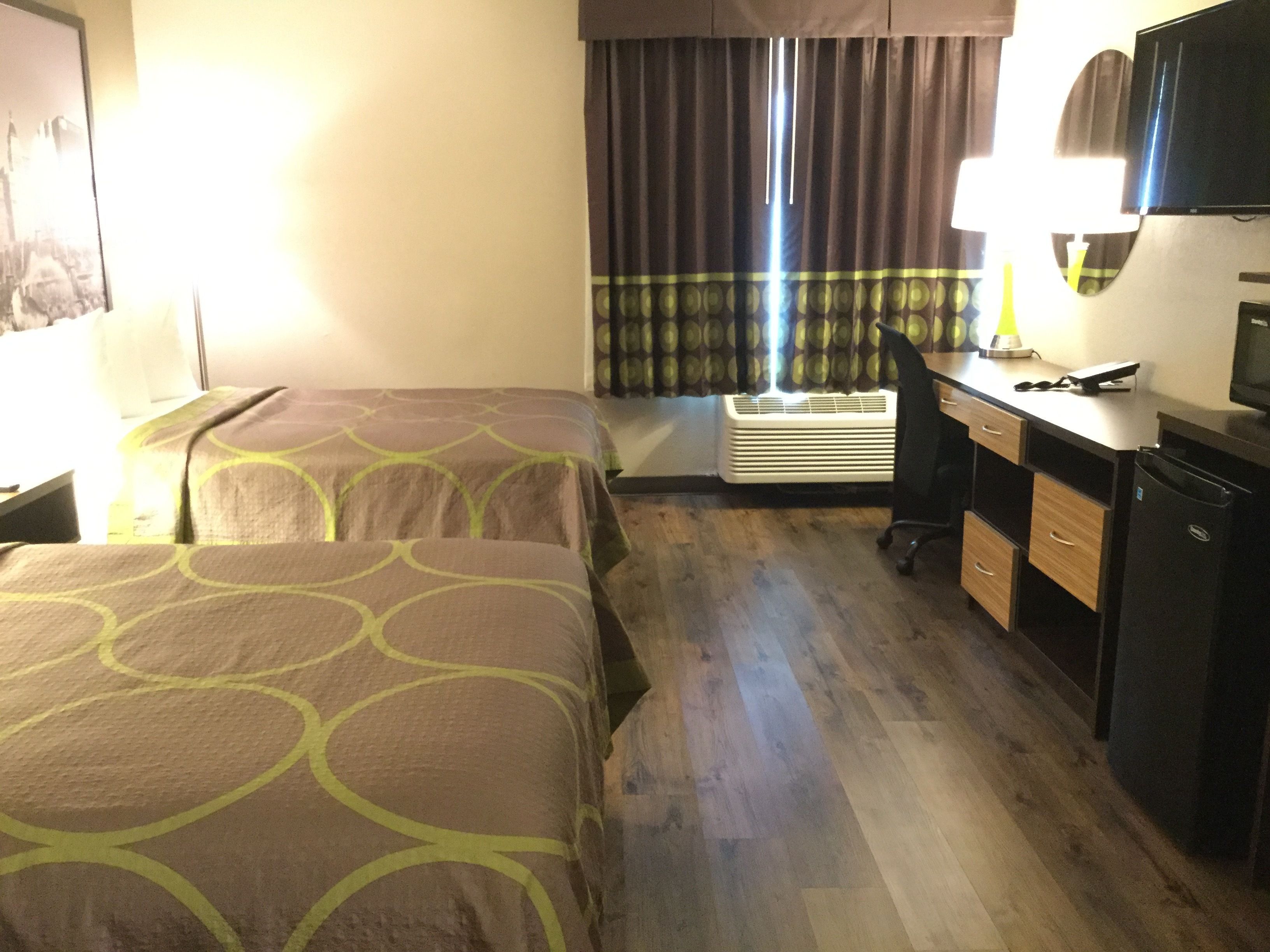 Photo - Super 8 by Wyndham South Holland