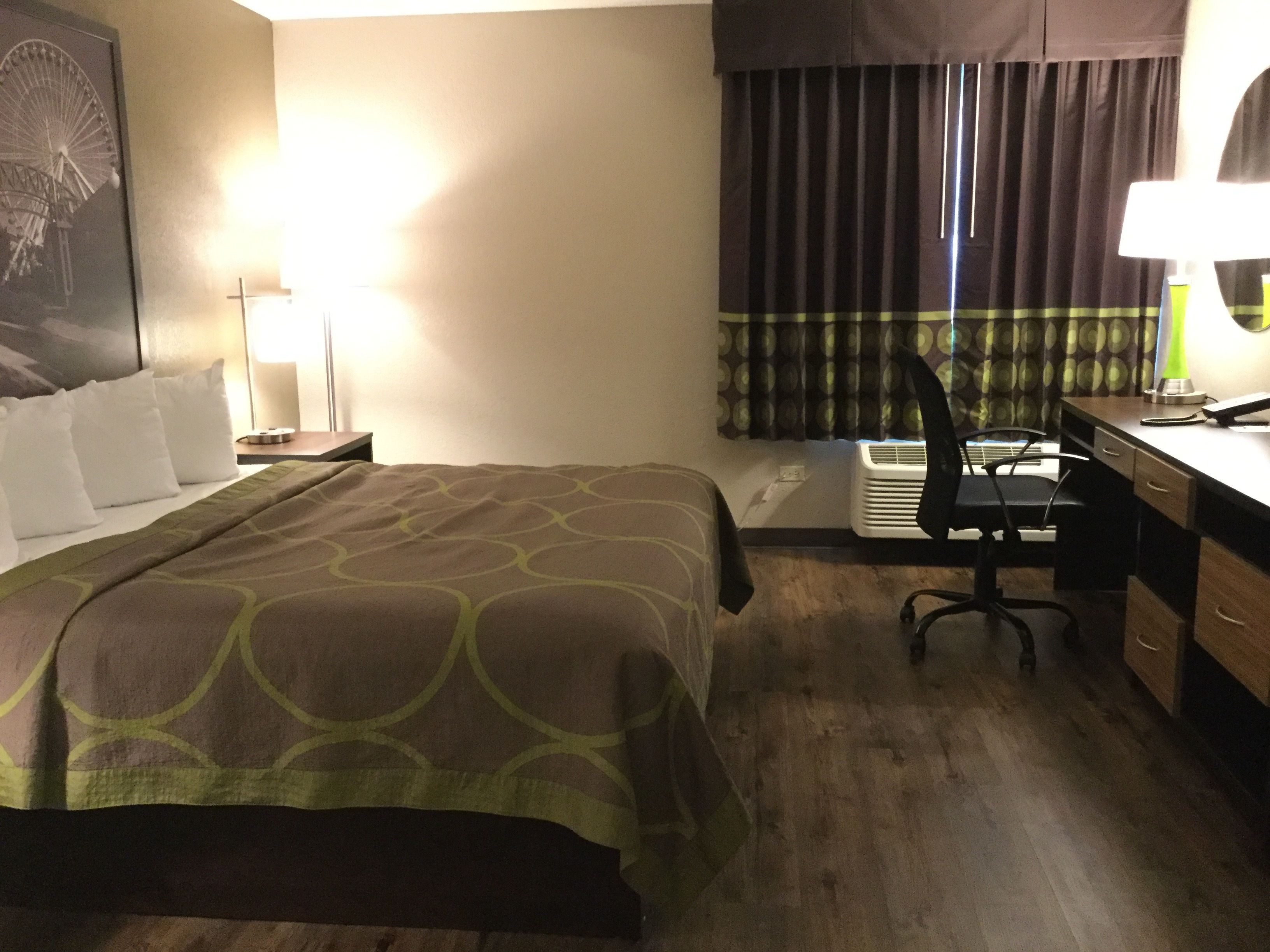 Photo - Super 8 by Wyndham South Holland