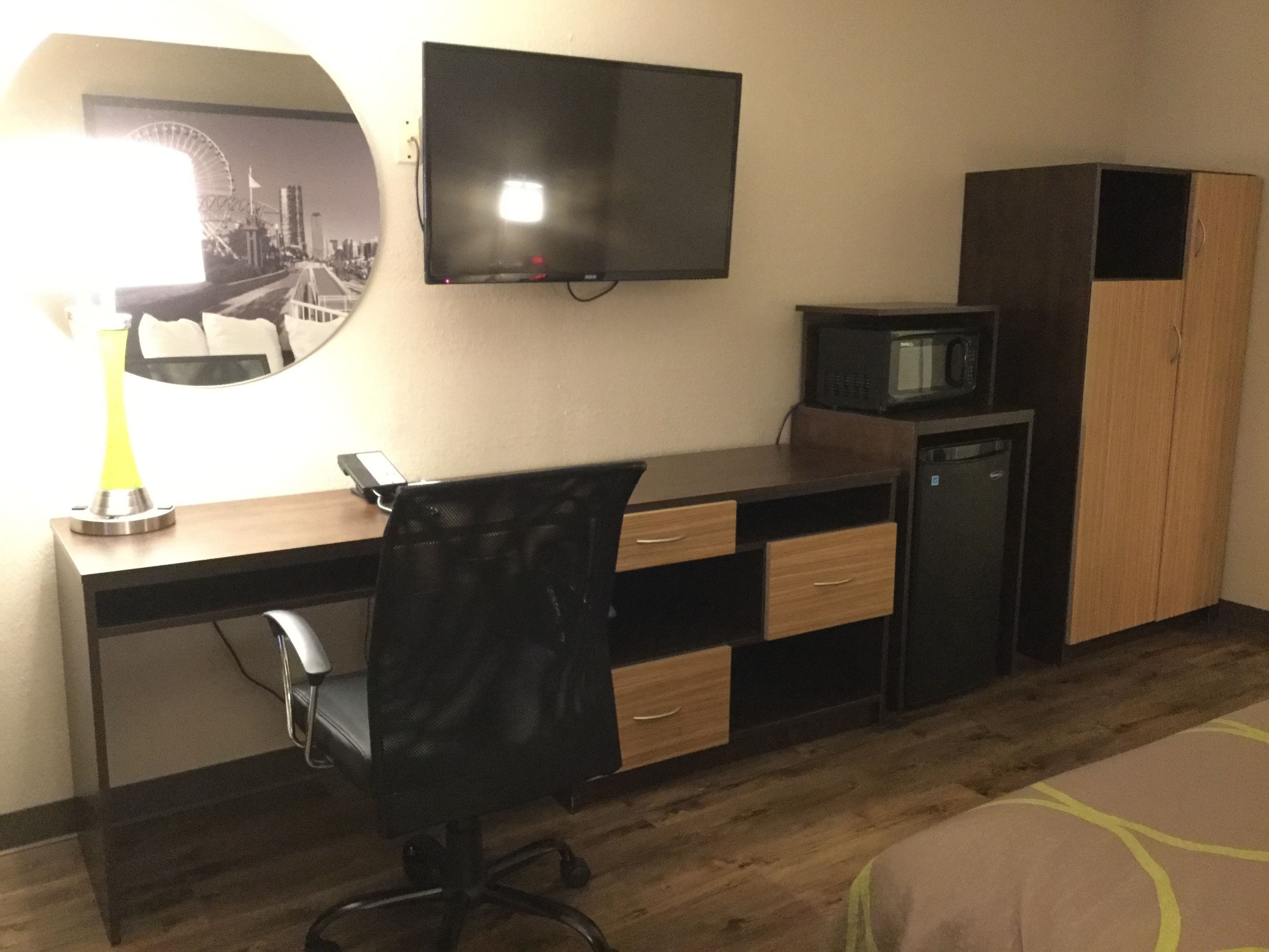 Photo - Super 8 by Wyndham South Holland