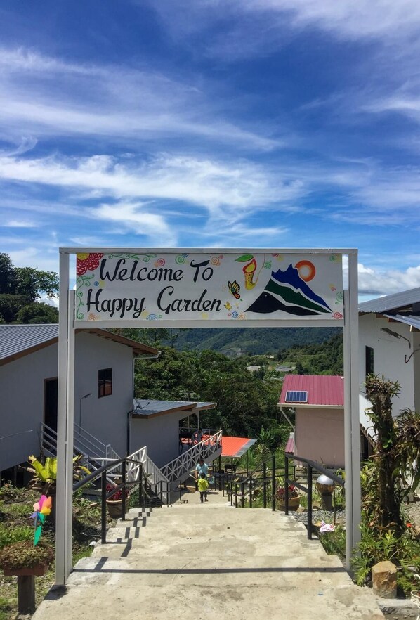 Exterior - Happy Garden Resort - Hostel (Ranau)