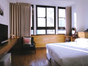 Elite Double Room | Desk, blackout drapes, soundproofing, rollaway beds - Park 66 (Tainan)