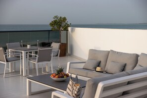 Villa, 5 soverom (Ocean Duplex) | Sengetøy av topp kvalitet, dundyner, senger med overmadrass og minibar