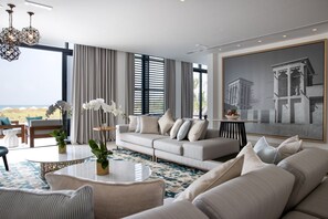Villa, 5 habitaciones (Ocean Duplex) | Ropa de cama de alta calidad, edredón, camas con pillow-top y minibar