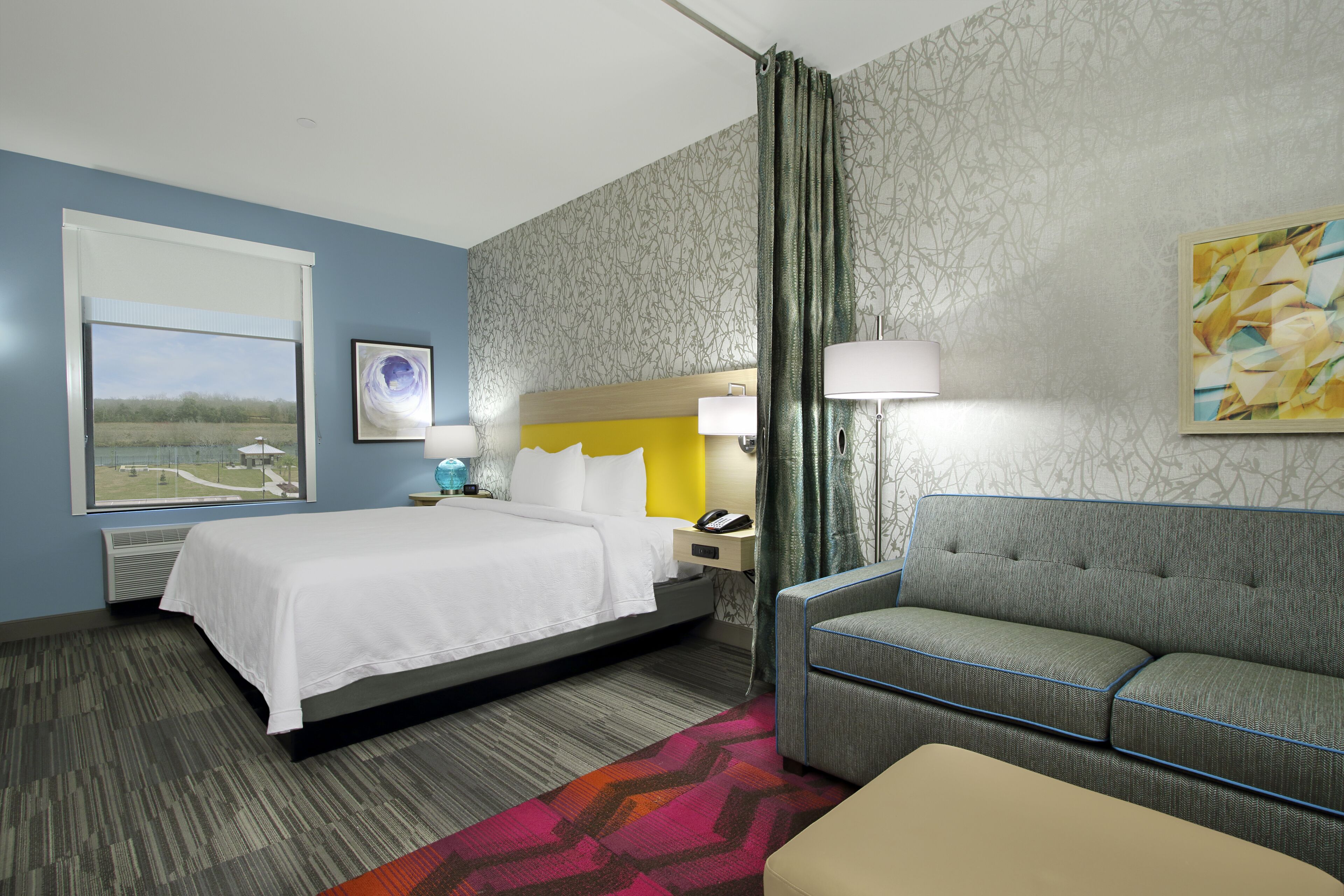 egyptian cotton sheets, premium bedding, pillow-top beds, in-room safe