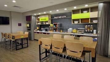 Free daily continental breakfast