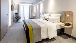 In-room safe, desk, blackout curtains, soundproofing - Holiday Inn Express Wuppertal - Hauptbahnhof by IHG (Wuppertal)