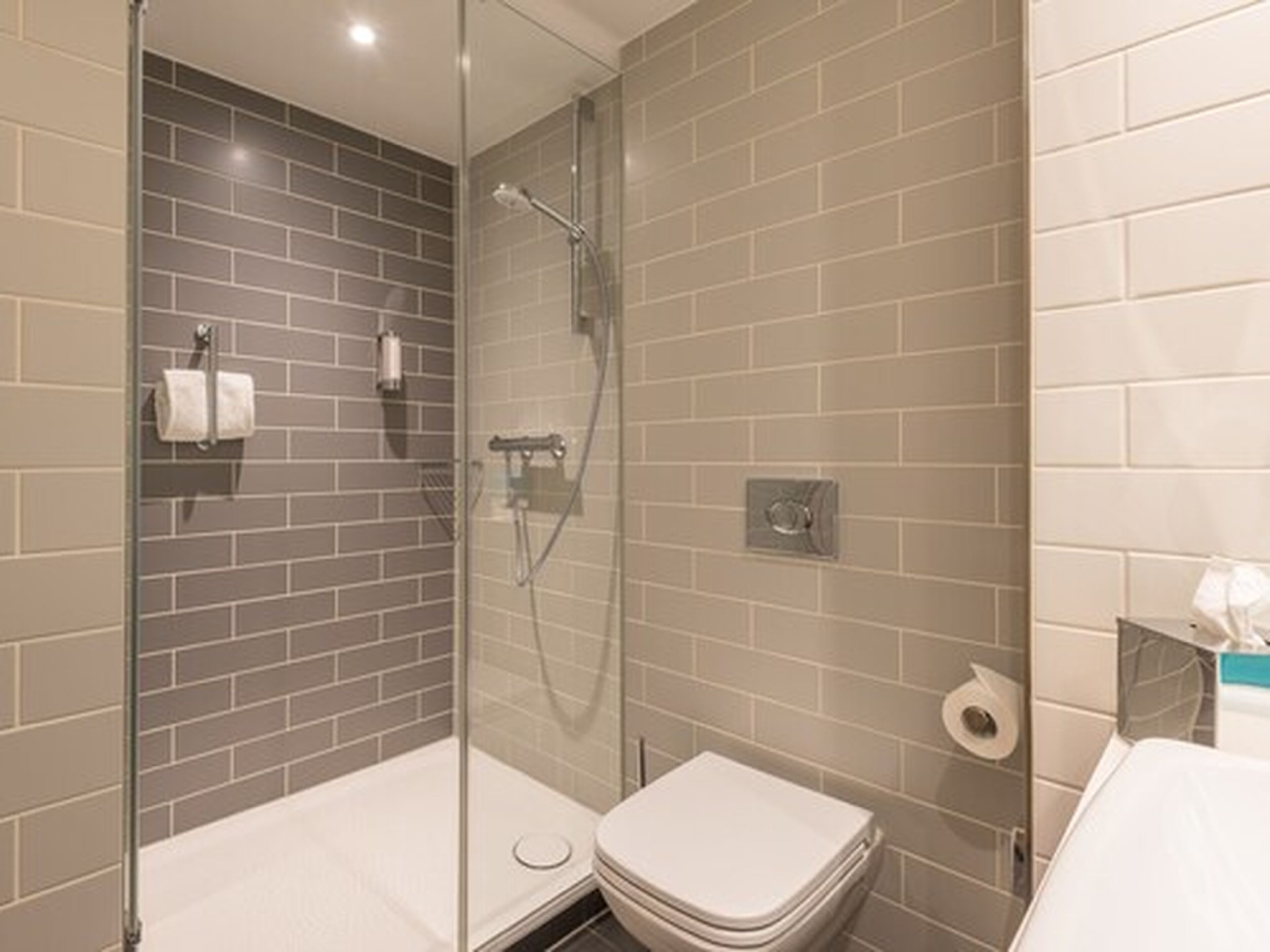 1 bedroom, in-room safe, desk, blackout curtains