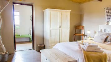 Premium bedding, in-room safe, blackout drapes, iron/ironing board