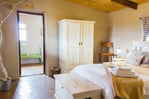 Premium bedding, in-room safe, blackout drapes, iron/ironing board