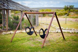 儿童活动区 - 室外